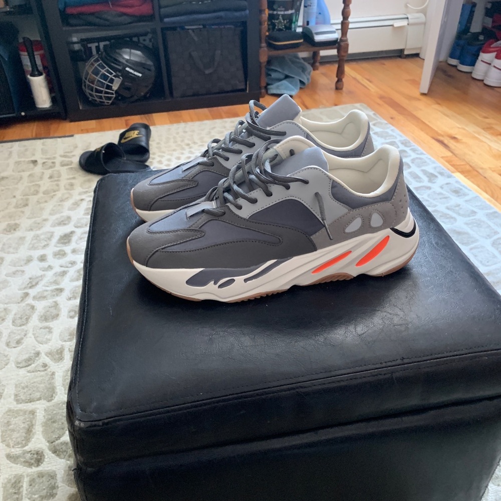 Yeezy 700 reps